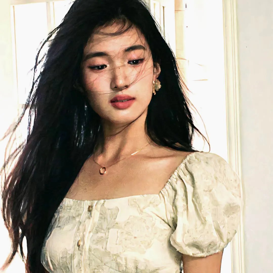 玛丽莲有深黑之眸